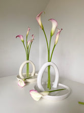 Load image into Gallery viewer, PRE-ORDER Stem Holder with Plate (Snow Glaze)