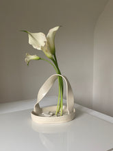 Load image into Gallery viewer, Möbius Stem Holder - PRE-ORDERS OPEN