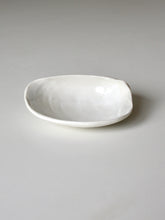 Load image into Gallery viewer, Venus Clam Shell (Natural)