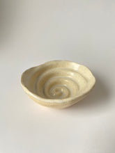 Load image into Gallery viewer, Spiral Bowl (White)
