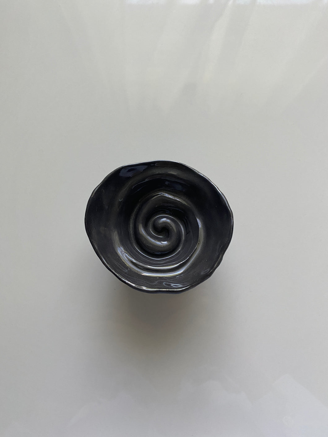 Small Spiral Bowl (Black Porcelain)
