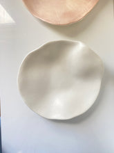 Load image into Gallery viewer, Wave Plate (Sample)
