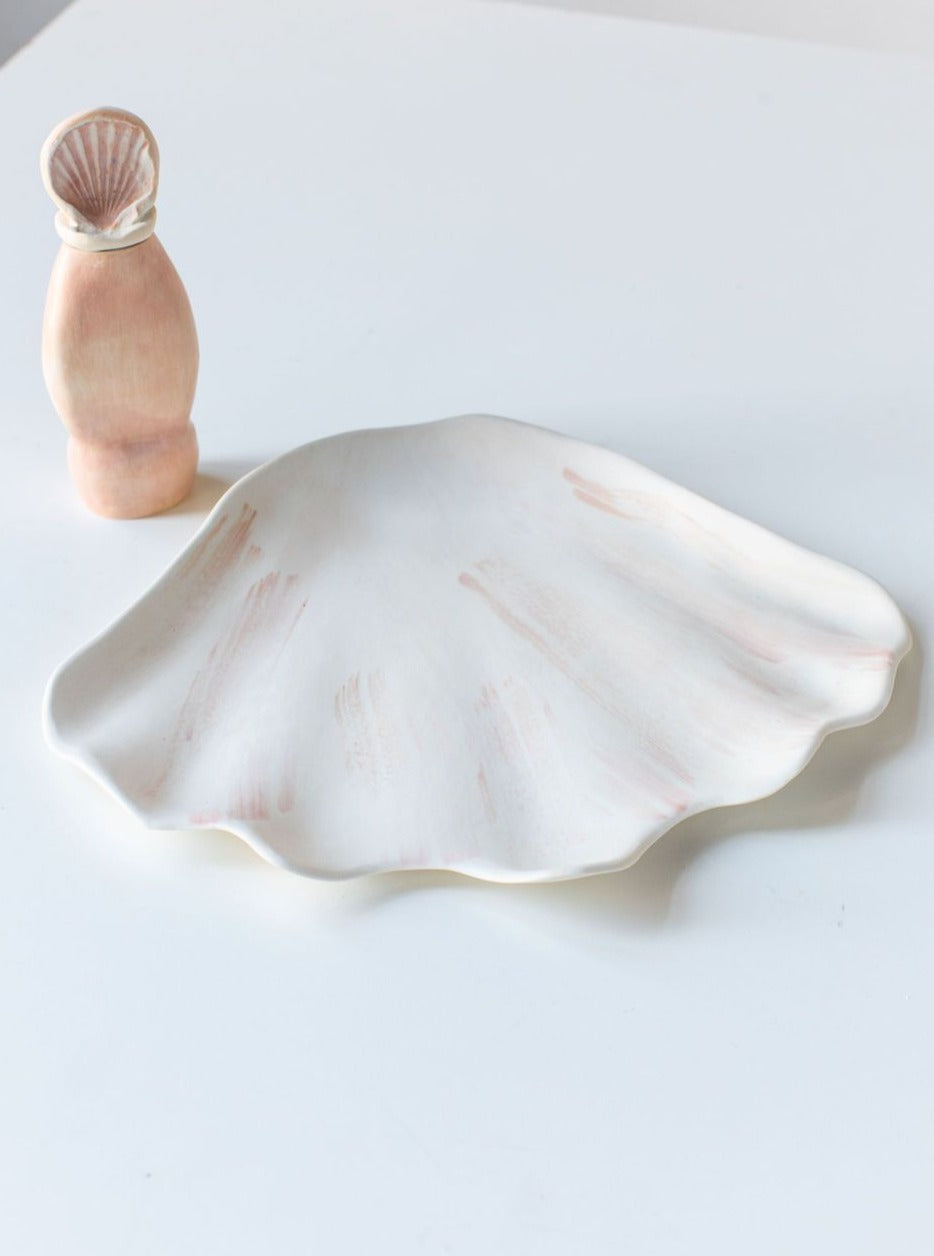 Large Shell Plate (Touch of Blush)